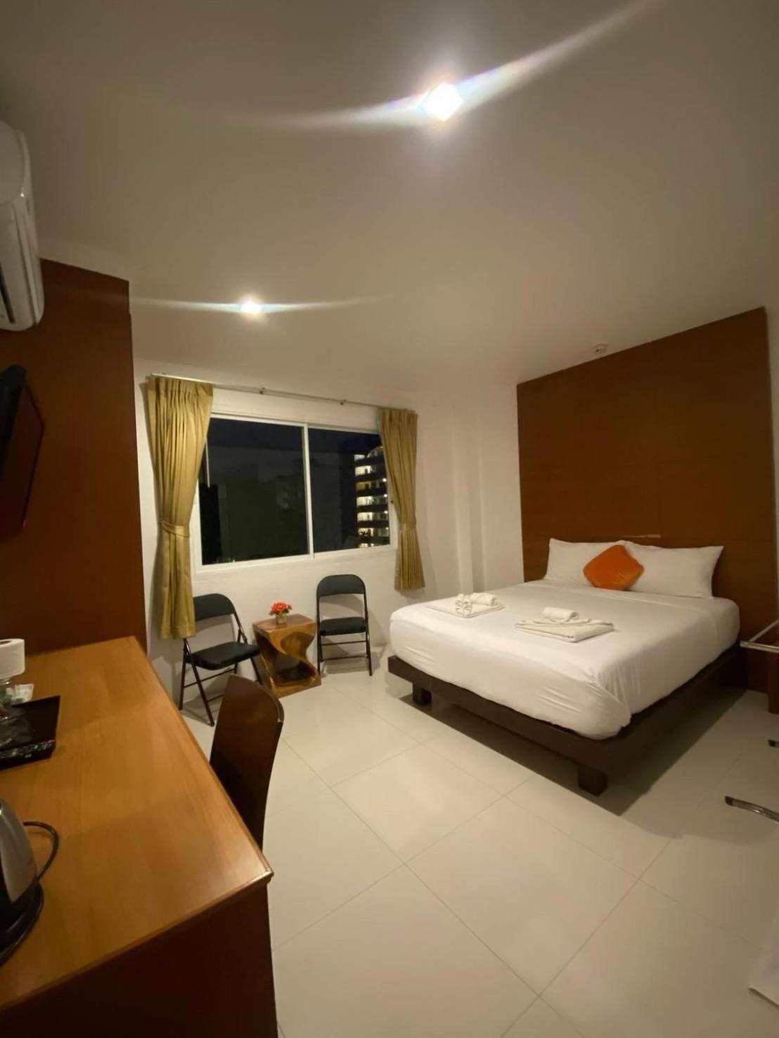 Sukcheewa Residence Phuket Patong Szoba fotó